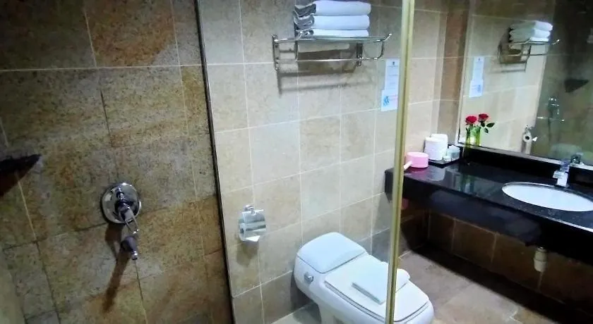 Td Plaza Hotel Кота-Кинабалу