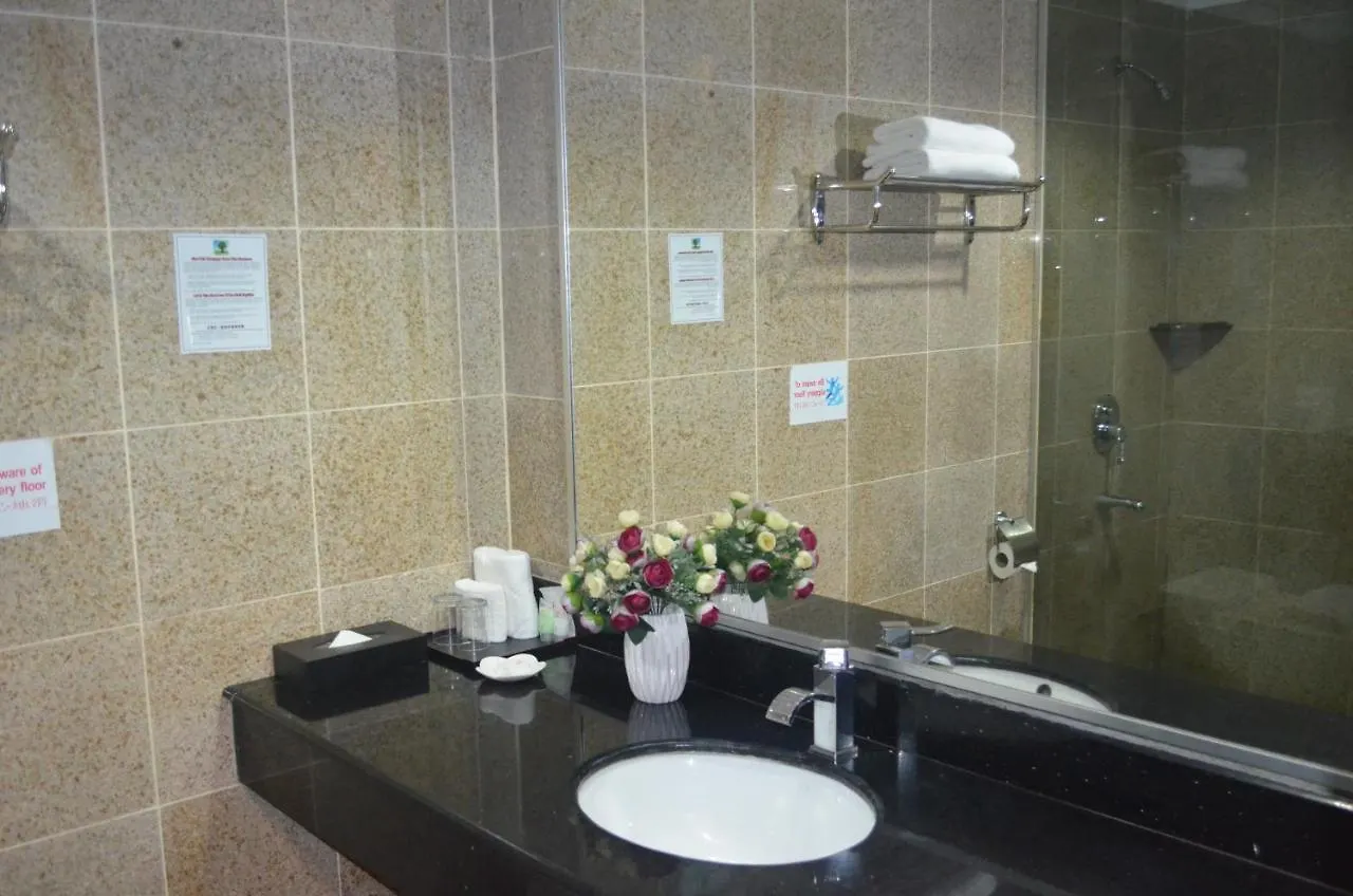 Td Plaza Hotel Кота-Кинабалу