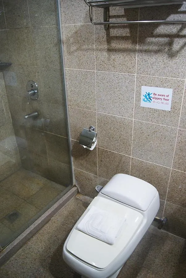 Td Plaza Hotel Кота-Кинабалу