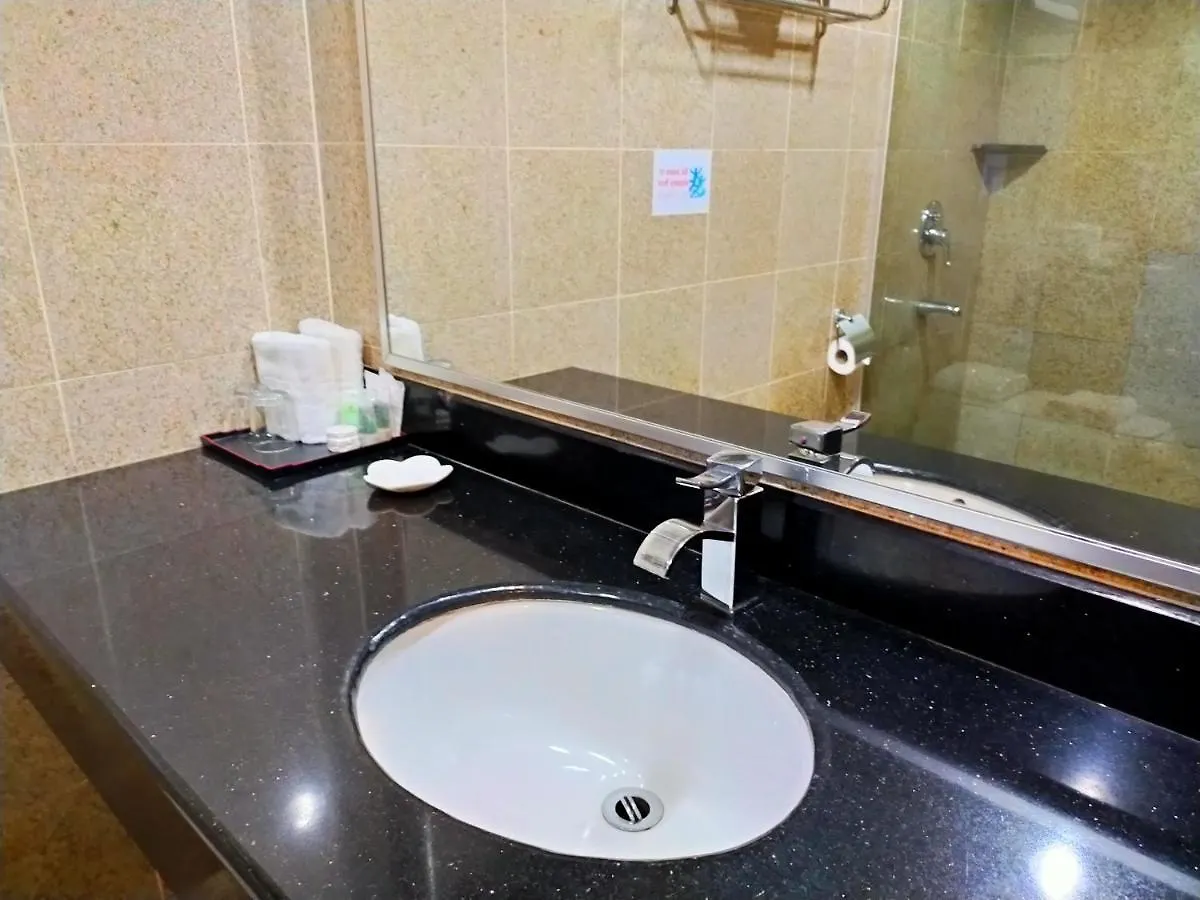 Td Plaza Hotel Кота-Кинабалу